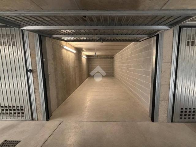 Box / Garage in vendita a Trezzo sull'Adda MI