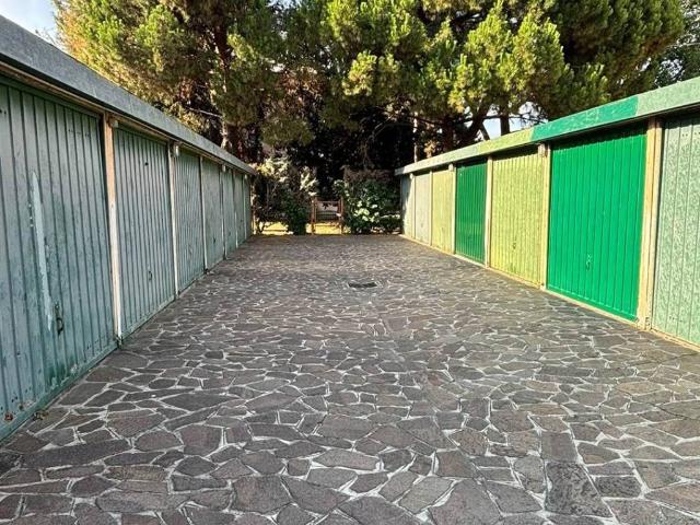Box / Garage in vendita a Trezzo sull'Adda MI