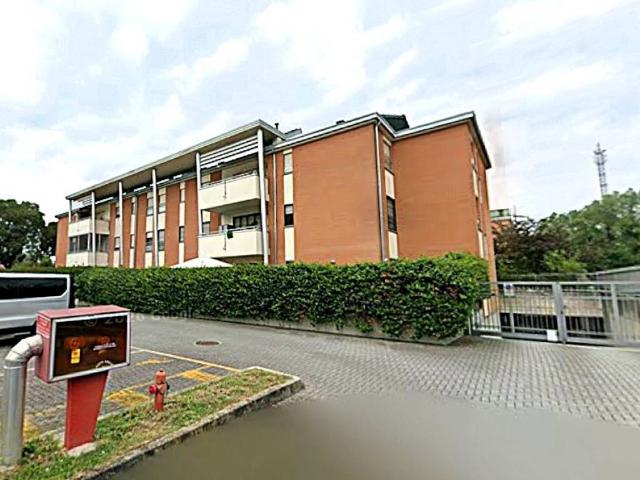 Box / Garage in vendita a Trezzano sul Naviglio MI