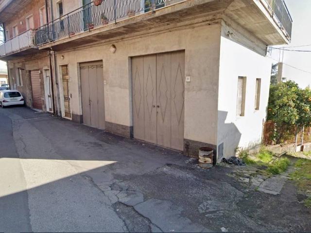 Box / Garage in vendita a Trecastagni CT