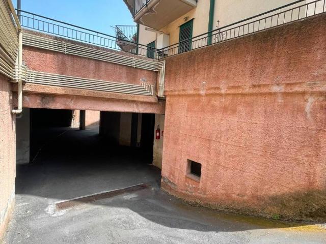 Box / Garage in vendita a Tremestieri Etneo CT
