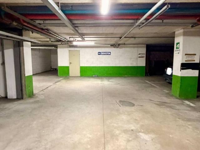 Box / Garage in vendita a Varese VA