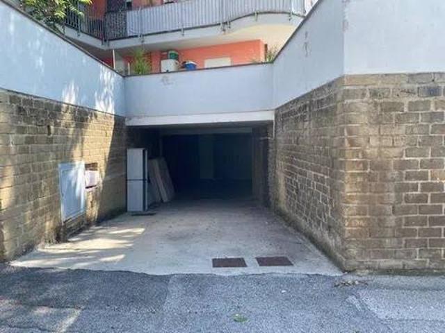 Box / Garage in vendita a Velletri RM