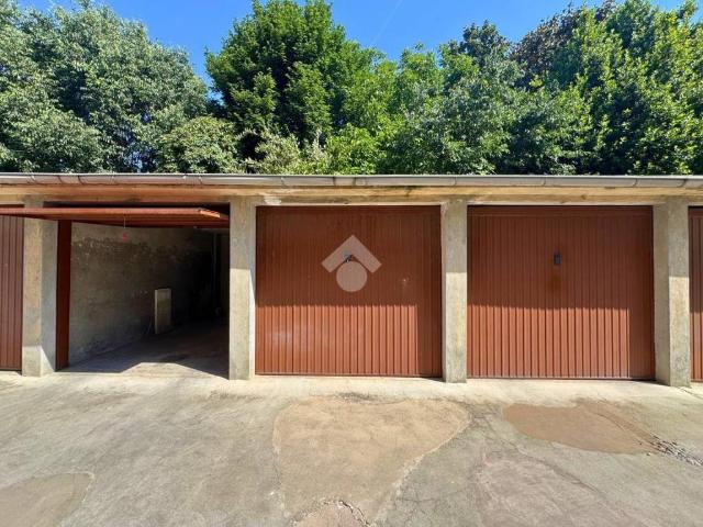 Box / Garage in vendita a Vercelli VC