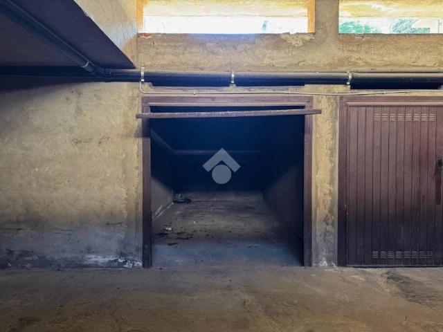 Box / Garage in vendita a Vercelli VC