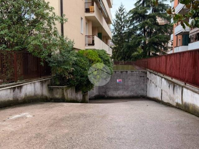 Box / Garage in vendita a Verona VR