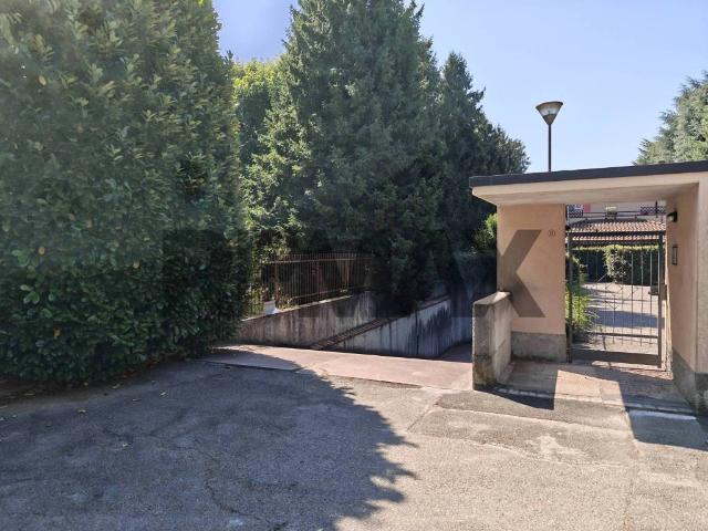 Box / Garage in vendita a Vimercate MB