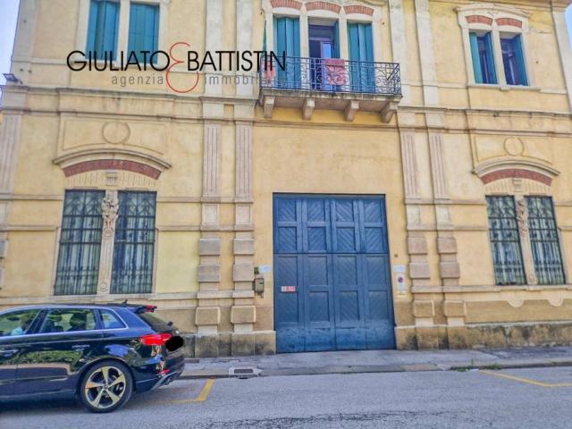 Box / Garage in vendita a Vicenza VI