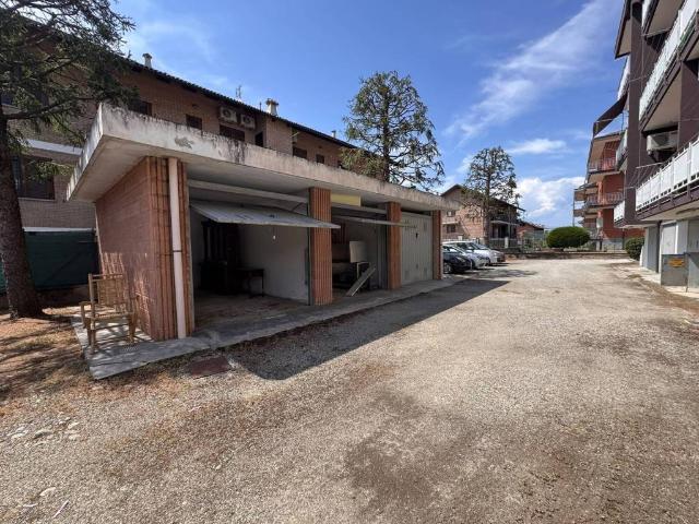 Box / Garage in vendita a Volpiano TO