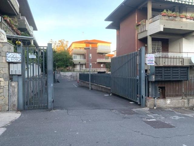 Box / Garage in vendita a Aci Castello CT