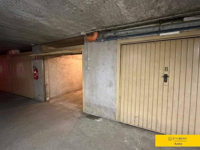 Box / Garage in vendita a Aosta AO
