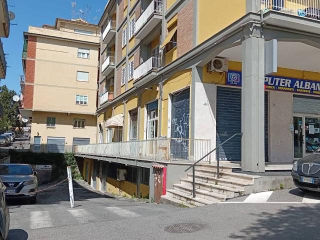 Box / Garage in vendita a Albano Laziale RM