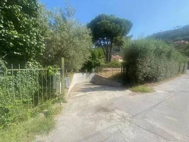 Box / Garage in vendita a Albisola Superiore SV