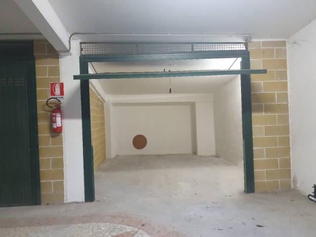 Box / Garage in vendita a Andora SV