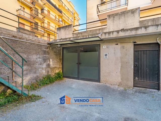 Box / Garage in vendita a Andora SV