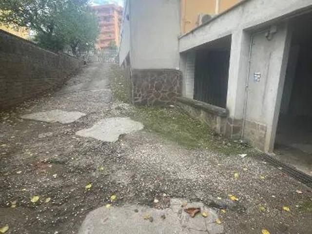 Box / Garage in vendita a Aprilia LT