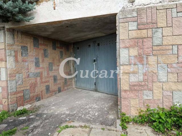 Box / Garage in vendita a Ardea RM