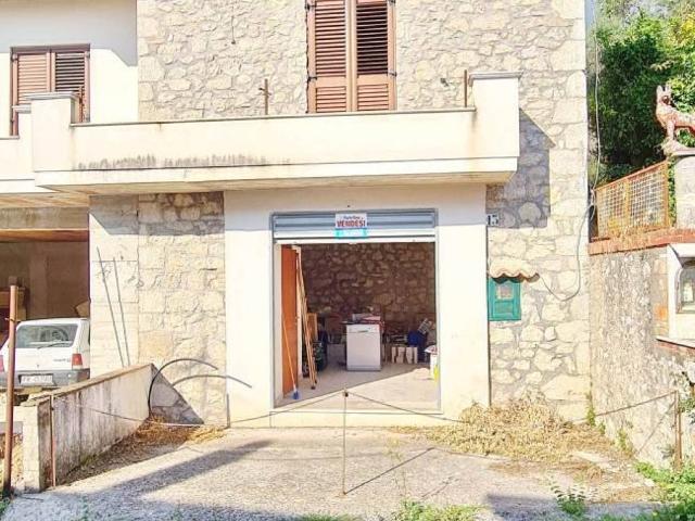 Box / Garage in vendita a Ausonia FR