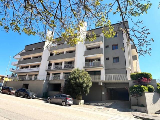 Box / Garage in vendita a Avellino AV
