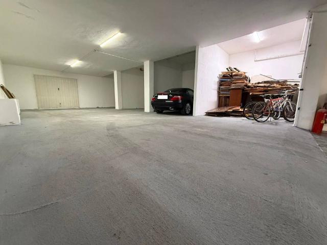 Box / Garage in vendita a Aversa CE