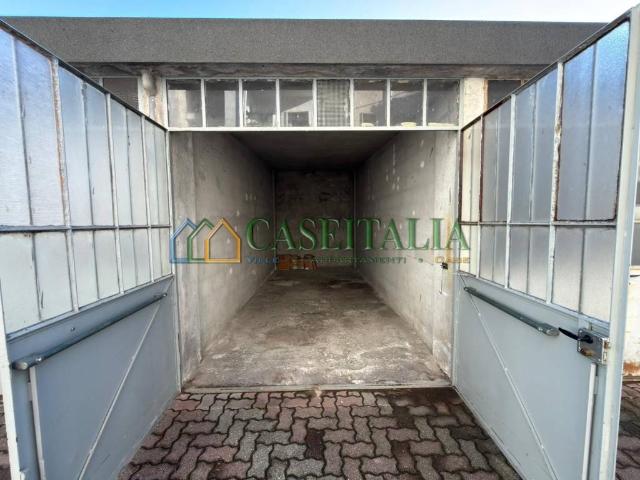 Box / Garage in vendita a Banchette TO