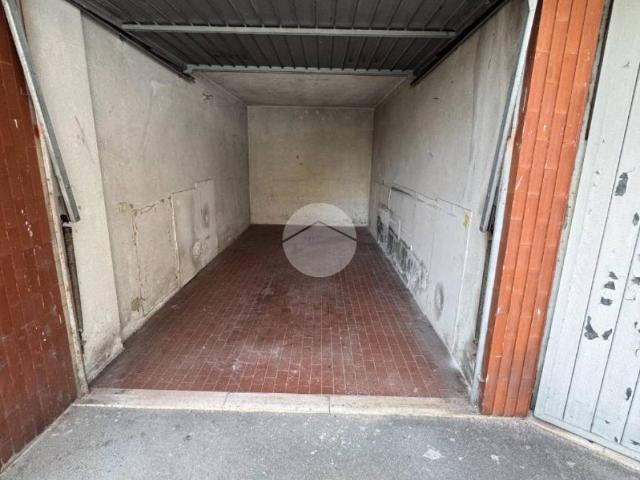 Box / Garage in vendita a Baranzate MI