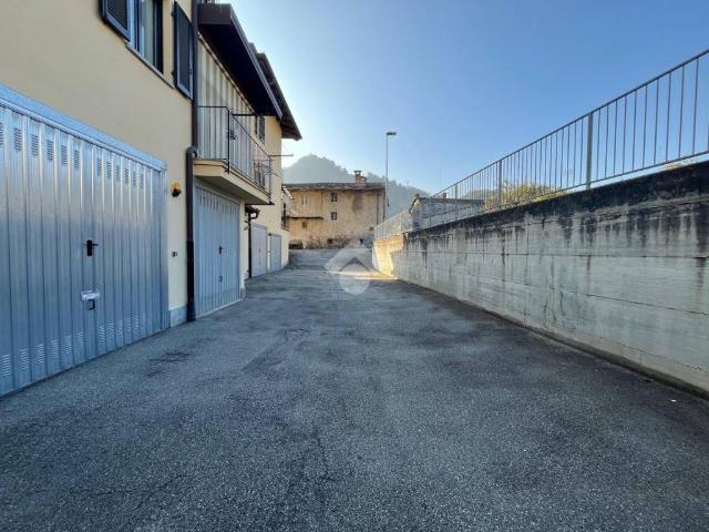 Box / Garage in vendita a Barge CN