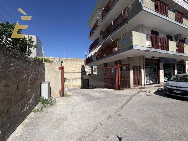 Box / Garage in vendita a Bari BA