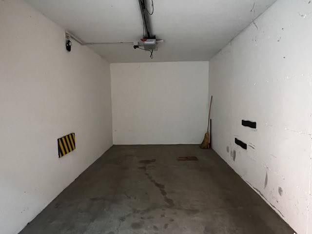 Box / Garage in vendita a Basiglio MI