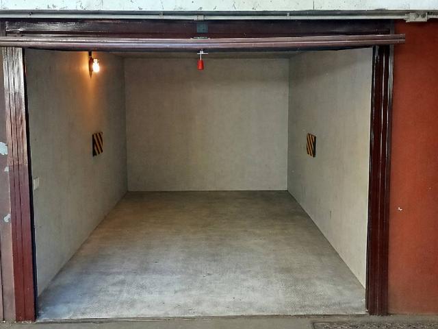 Box / Garage in vendita a Basiglio MI