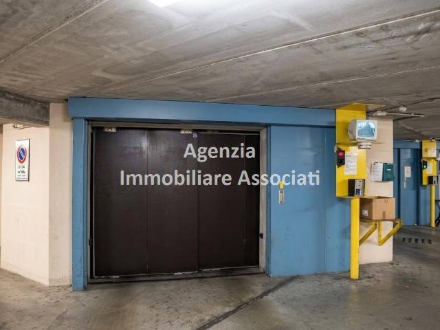 Box / Garage in vendita a Bassano del Grappa VI