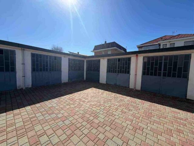 Box / Garage in vendita a Beinasco TO