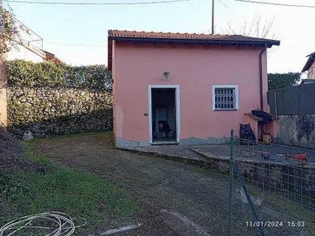 Box / Garage in vendita a Beverino SP