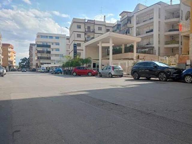Box / Garage in vendita a Bitonto BA
