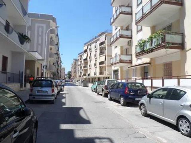 Box / Garage in vendita a Bitonto BA