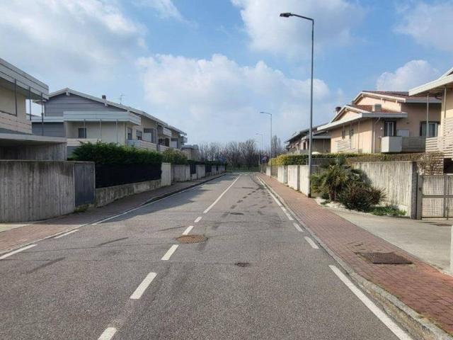 Box / Garage in vendita a Bonate Sopra BG