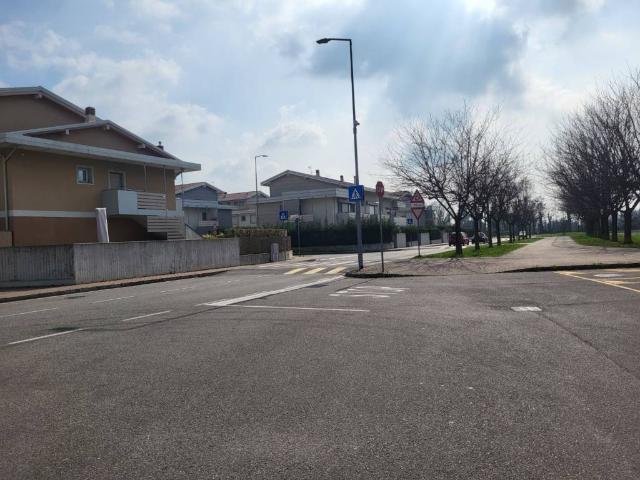 Box / Garage in vendita a Bonate Sopra BG