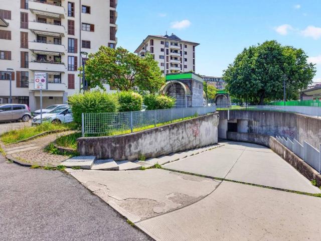 Box / Garage in vendita a Bollate MI