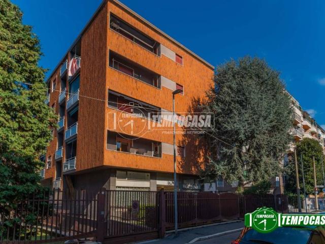 Box / Garage in vendita a Bollate MI