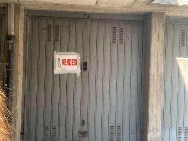 Box / Garage in vendita a Bollate MI