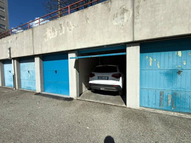 Box / Garage in vendita a Bologna BO