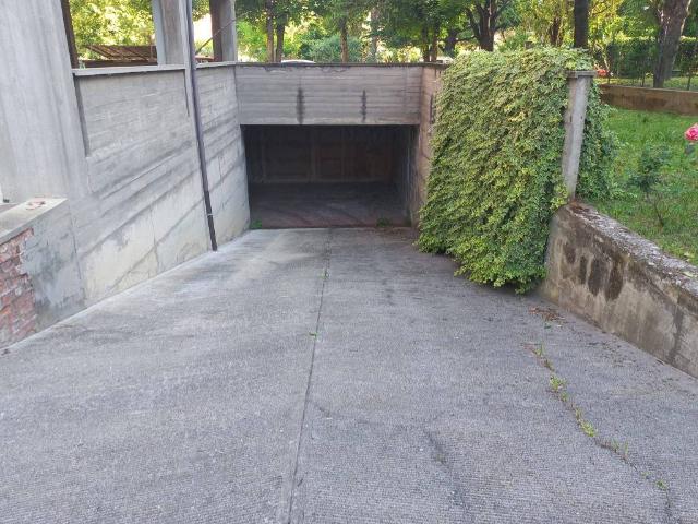 Box / Garage in vendita a Bologna BO