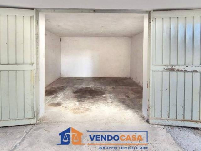 Box / Garage in vendita a Borghetto Santo Spirito SV