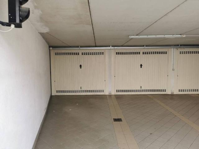 Box / Garage in vendita a Bra CN