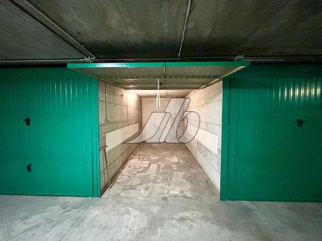 Box / Garage in vendita a Bresso MI