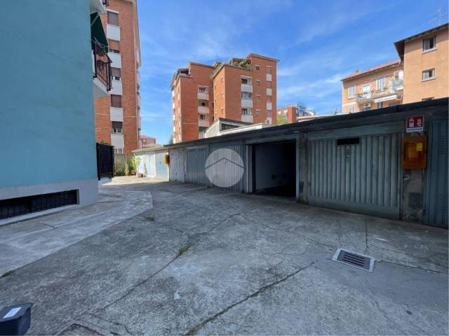 Box / Garage in vendita a Bresso MI