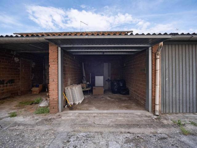 Box / Garage in vendita a Campi Bisenzio FI