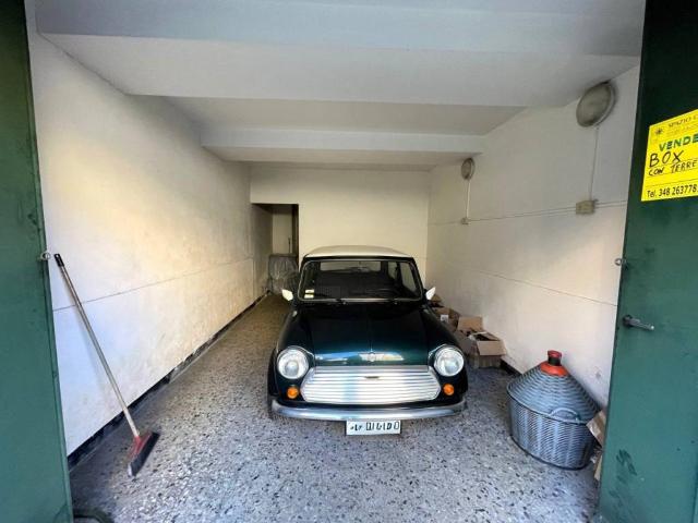 Box / Garage in vendita a Campomorone GE