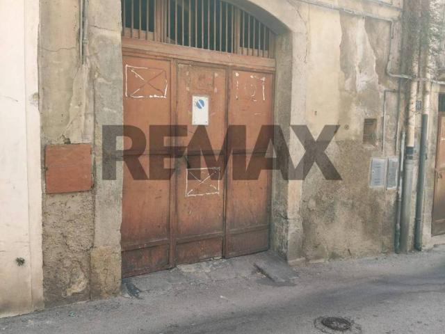 Box / Garage in vendita a Caltagirone CT
