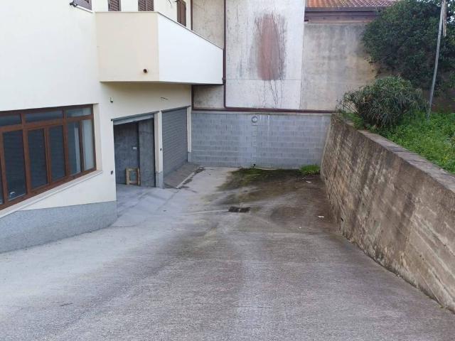 Box / Garage in vendita a Capo d'Orlando ME